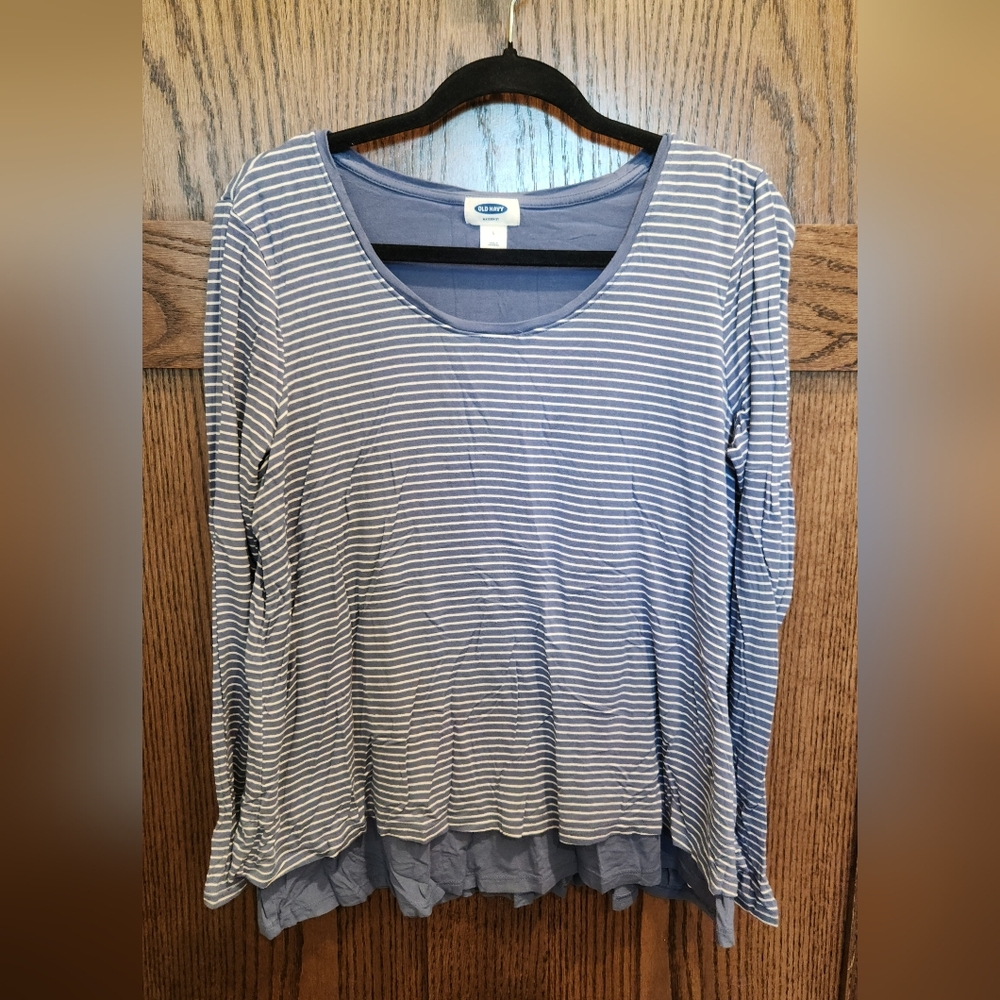 BUNDLE OF 2 Old Navy MATERNITY/NURSING Long Sleeve Tops